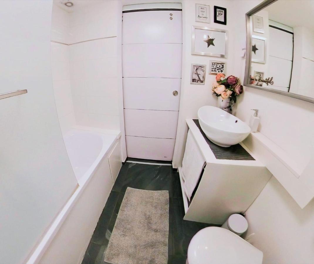 Modern Flat In City Center 布达佩斯 外观 照片